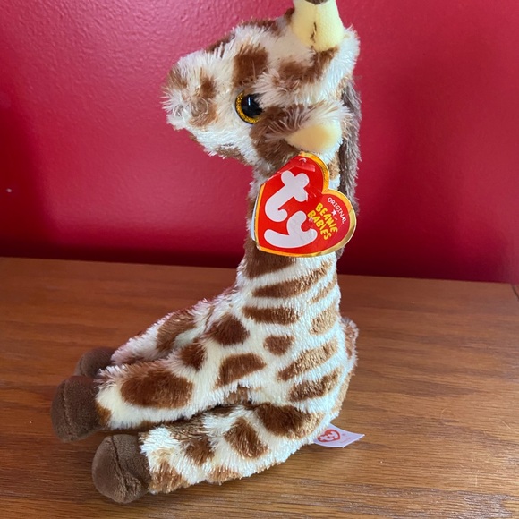 Gavin the giraffe - Picture 3 of 5